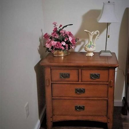 Cheap East Knoxville Basement Studio Bagian luar foto